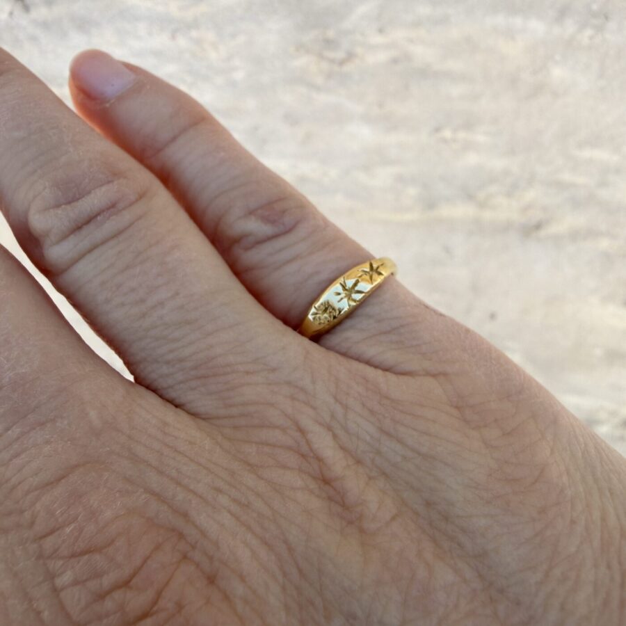 Gold Stars Pinky Ring - Χρυσό Σεβαλιέ Δαχτυλίδι με Αστέρια